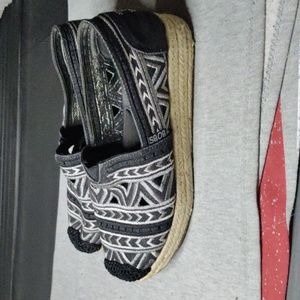 Bob's woman size 8 slip on 2-in wedge heel